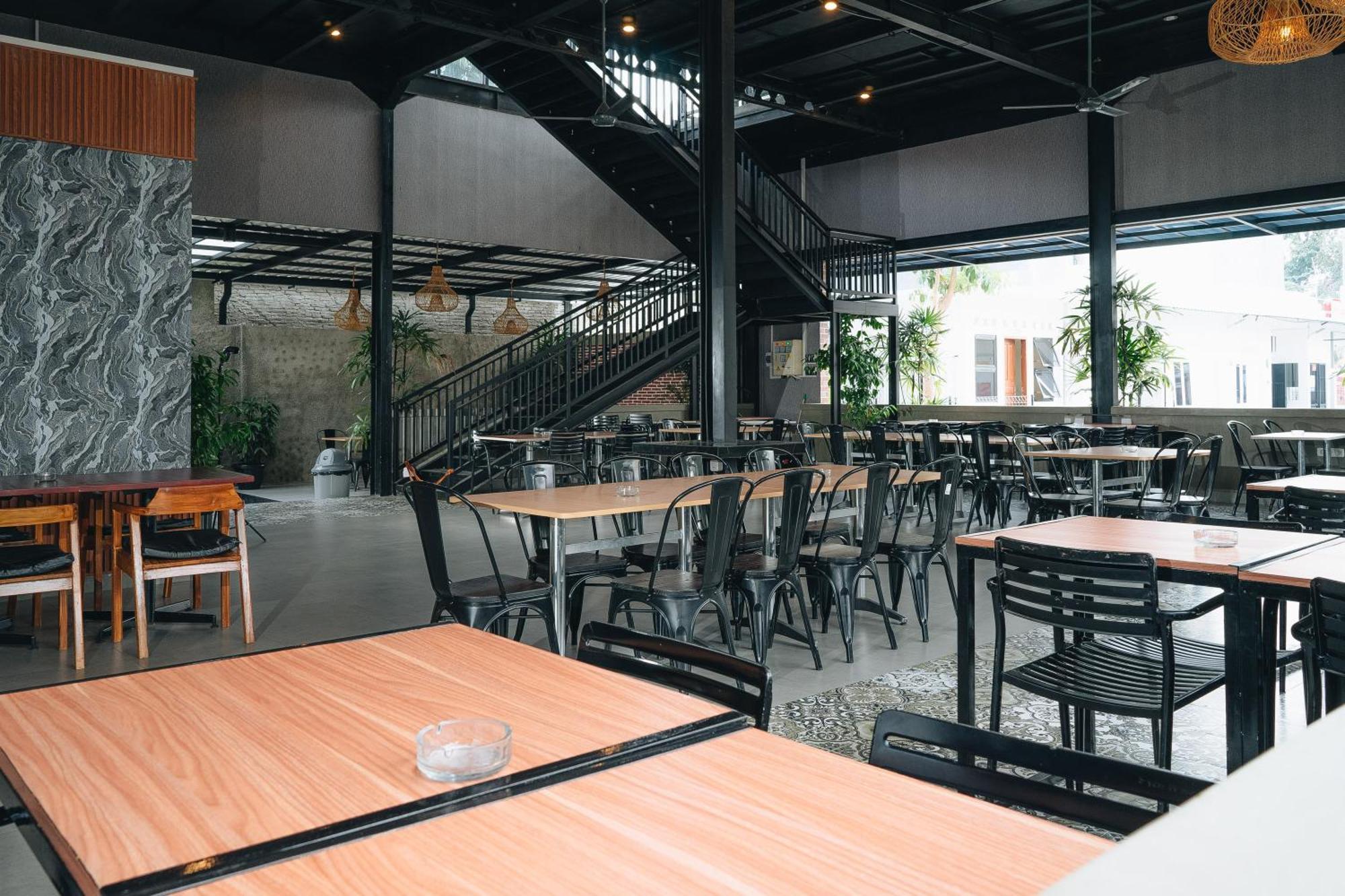 Sans Wm Hotel Blitar Exterior foto